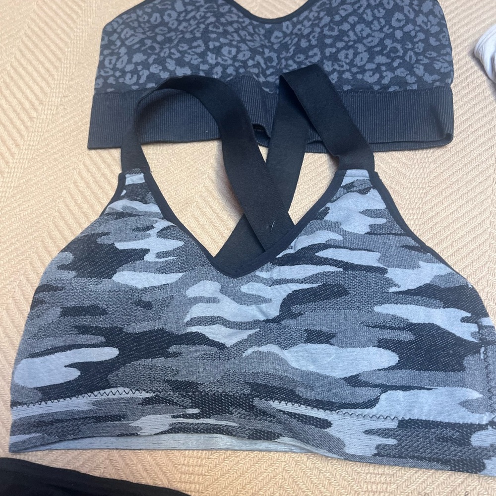 Bundle of 8 sports bras and shorts! - Picture 4 of 12